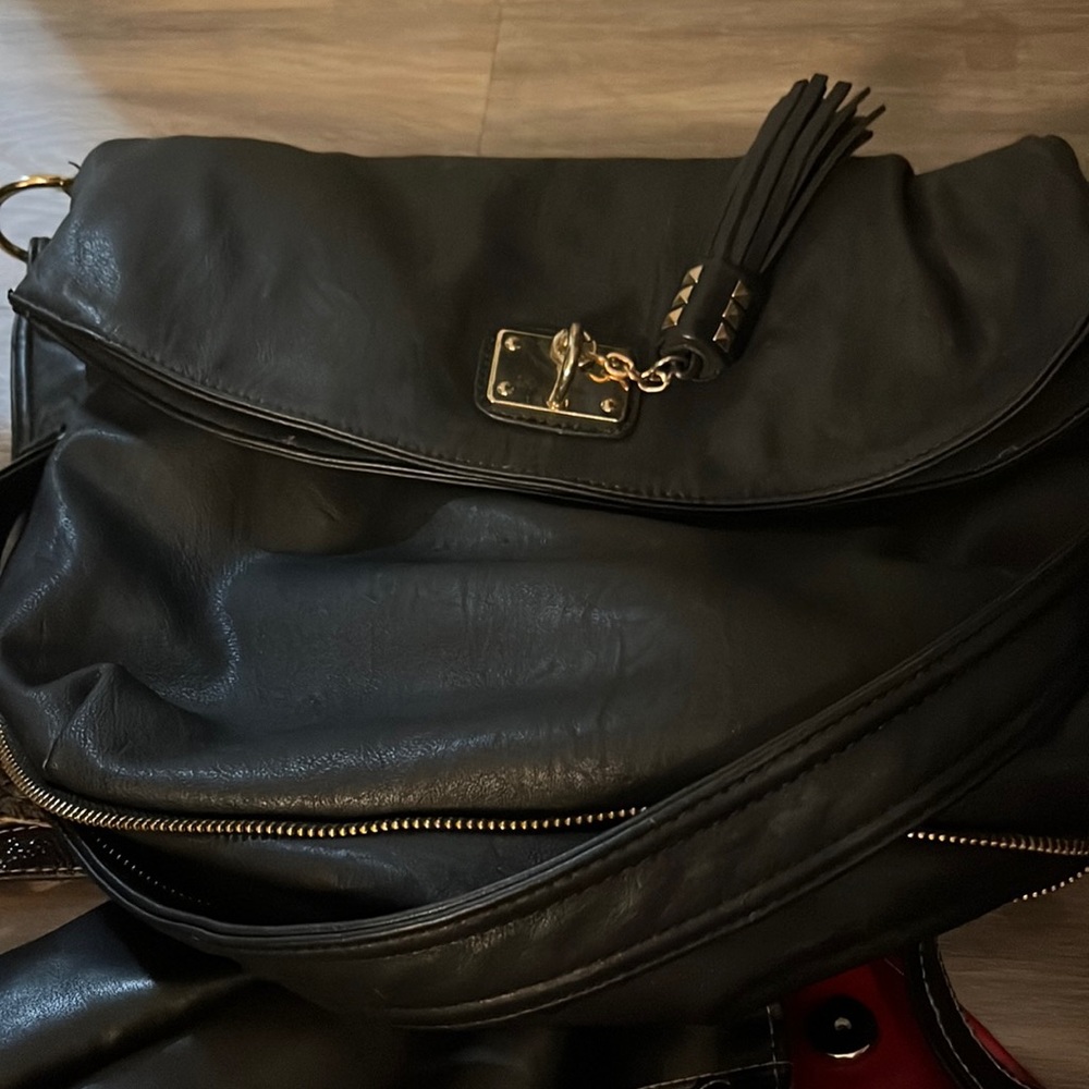 Multi zipper leather Aldo bag